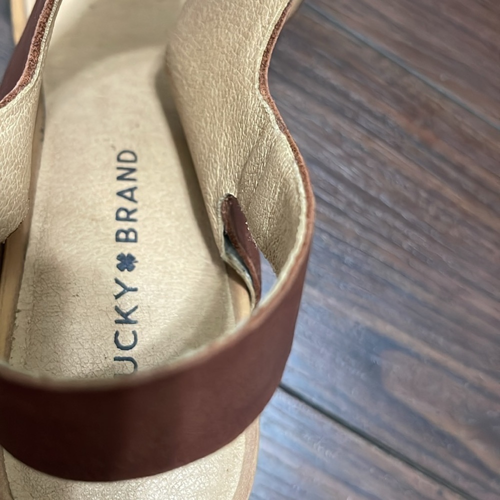 Lucky Brand Wood Block Heel Sandal Size 8 - Picture 6 of 9